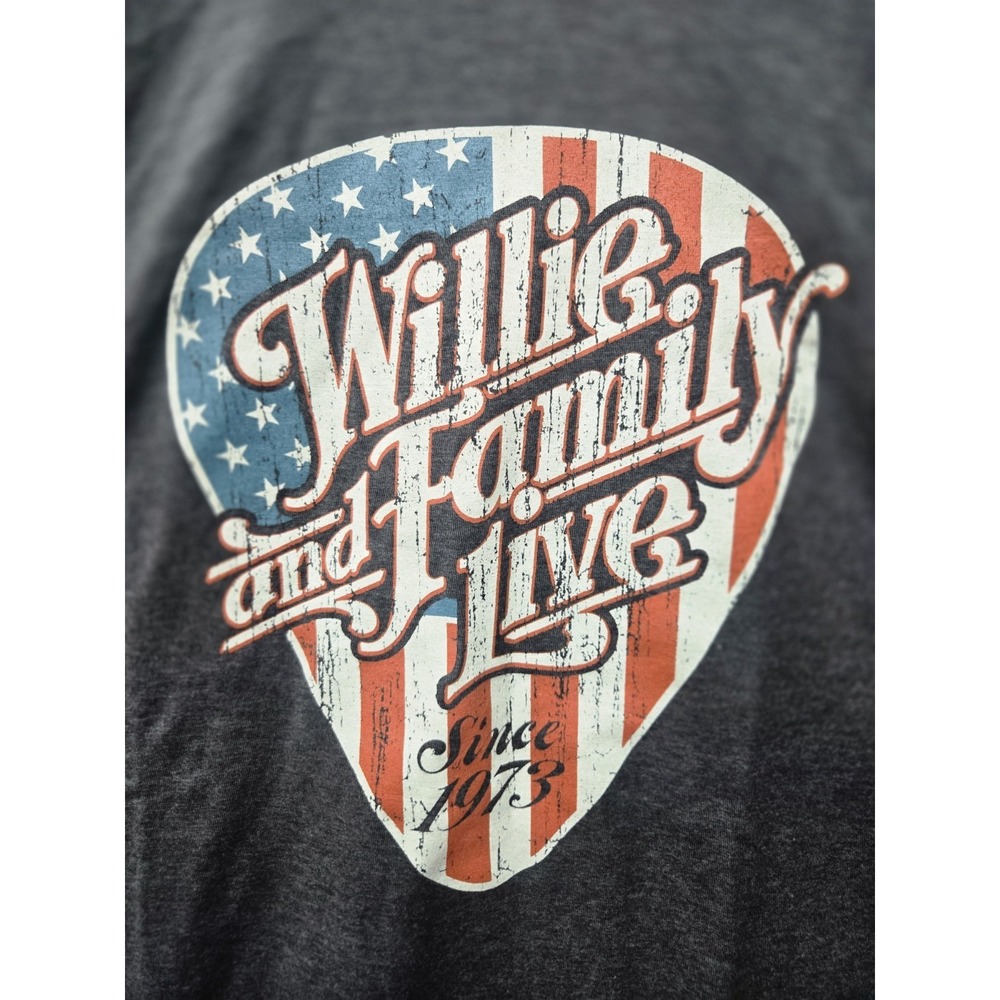 Willie‎ and Family Live Since 1973 Graphic T-Shirt USA Flag Guitar Pick Large